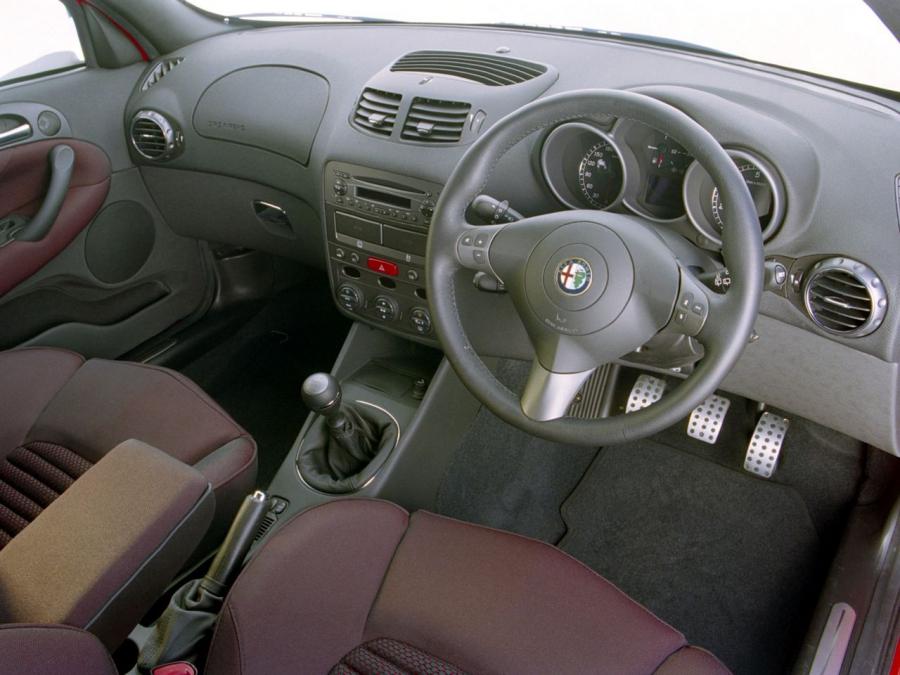 Торпедо Alfa Romeo 147 GTA (937A) 2003 года  (AU) (фото 11 из 24)